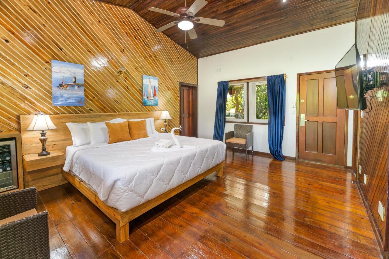 Hotel And Dive Center Roatan Yacht Club French Harbour Esterno foto