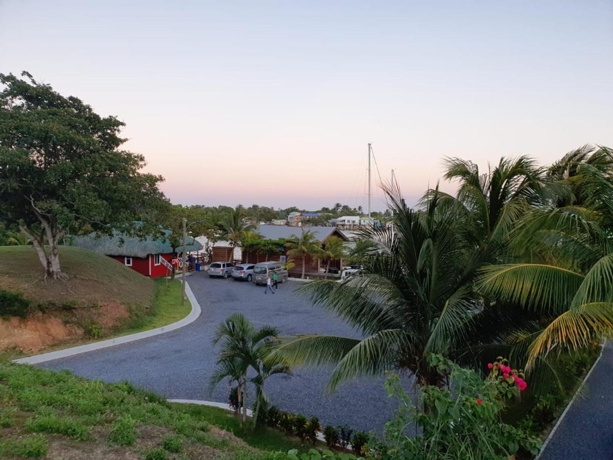 Hotel And Dive Center Roatan Yacht Club French Harbour Esterno foto