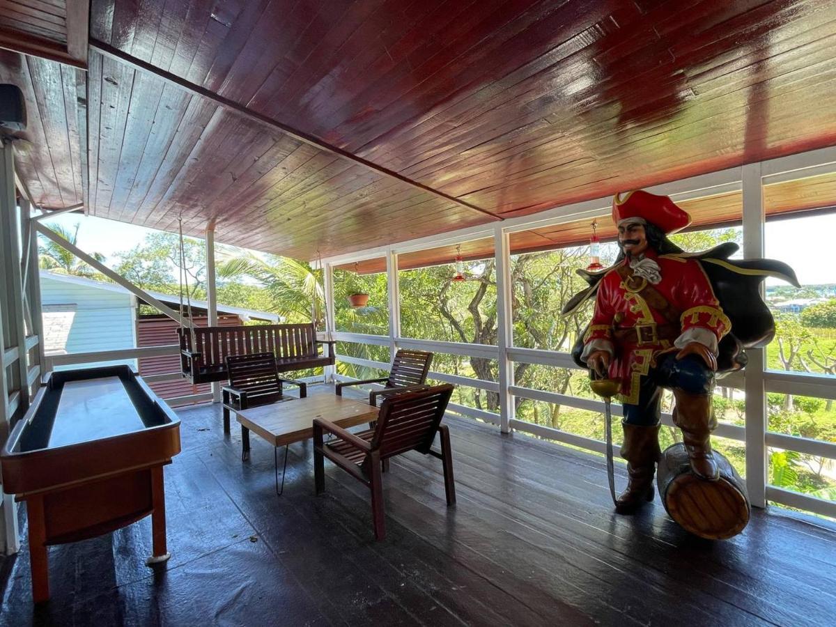 Hotel And Dive Center Roatan Yacht Club French Harbour Esterno foto