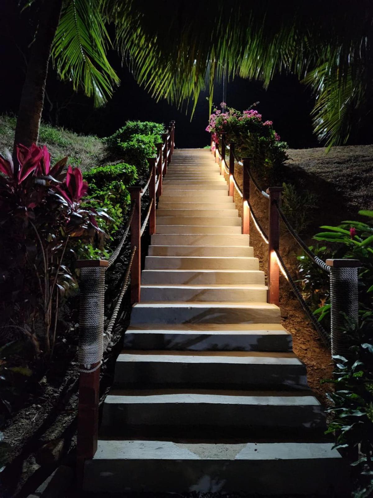 Hotel And Dive Center Roatan Yacht Club French Harbour Esterno foto